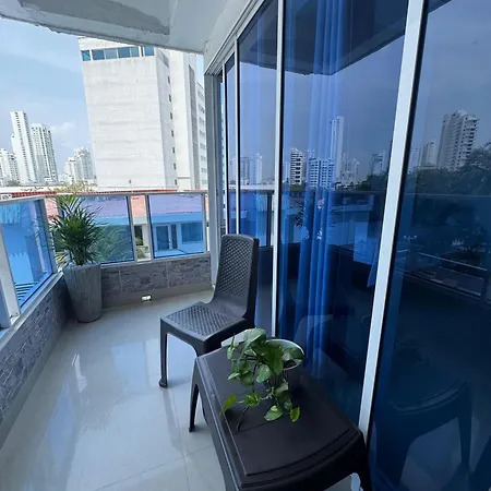 Lovely With Pool And Views Apartamento